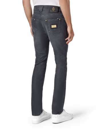 джинсы зауженные  фотография