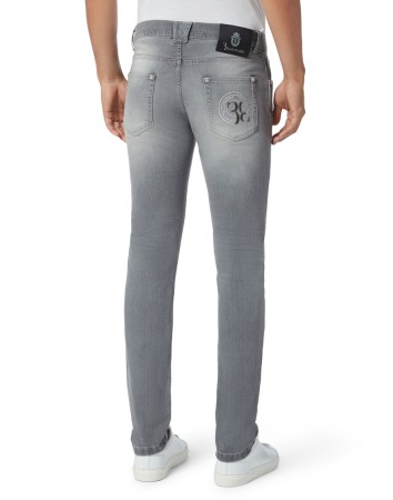 джинсы зауженные  фотография