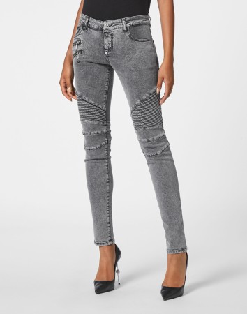 джинсы зауженные  фотография