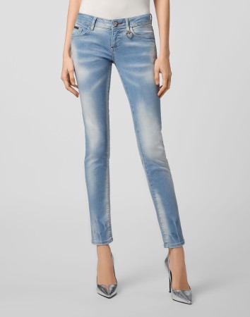 джинсы зауженные  фотография