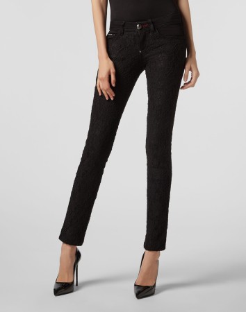 джинсы зауженные  фотография