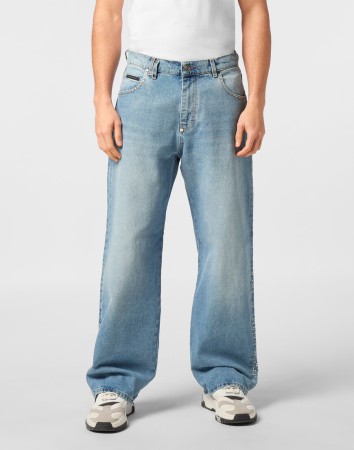 джинсы зауженные  фотография