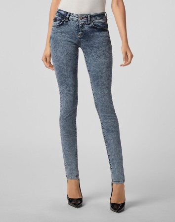 джинсы зауженные  фотография