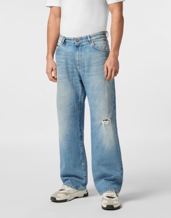 джинсы зауженные  фотография