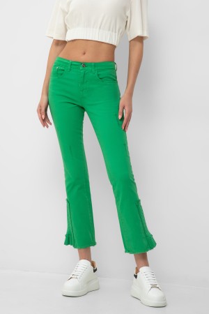 джинсы  - женская одежда на клепках 