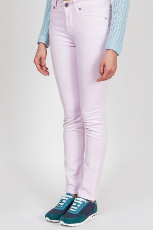 джинсы  - женская одежда на клепках 