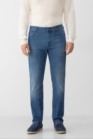 джинсы  - мужская одежда из денима 