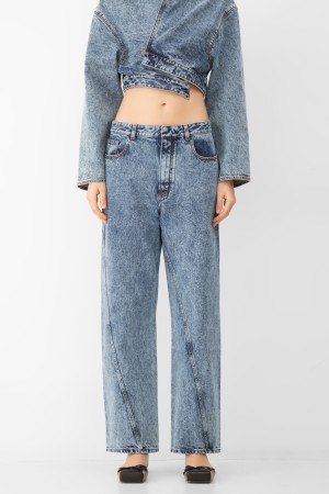 джинсы  - женская одежда alaia 