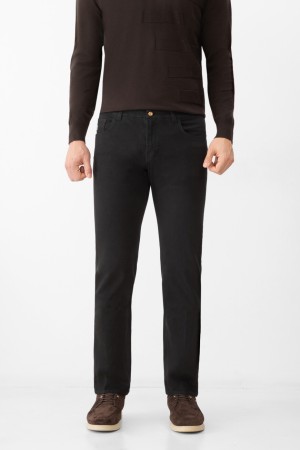 джинсы  - мужская одежда из денима 