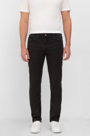 джинсы  - мужская одежда из денима 