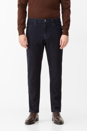 джинсы  - мужская одежда из денима 