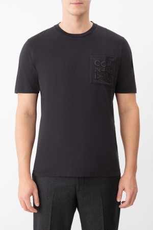 футболка  - мужская одежда с вырезом 