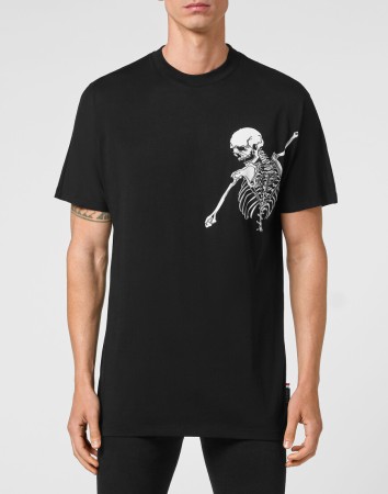 футболка  - мужская одежда с баской 