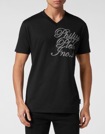 футболка  - мужская одежда с баской 