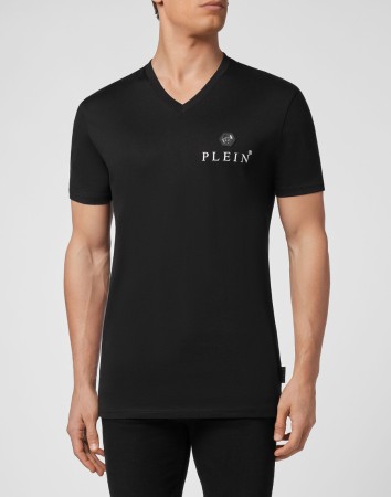 футболка  - мужская одежда с баской 