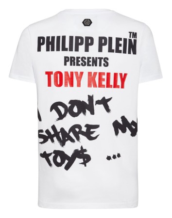 футболка  - мужская одежда с баской 