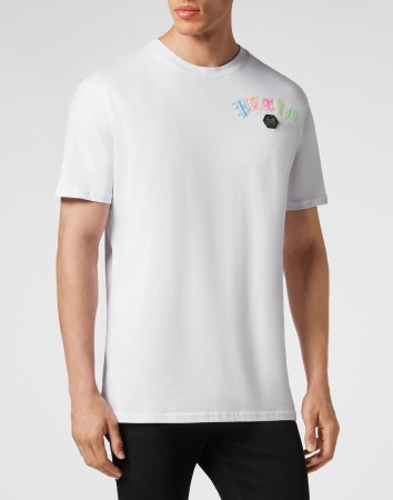 футболка  - мужская одежда с баской 