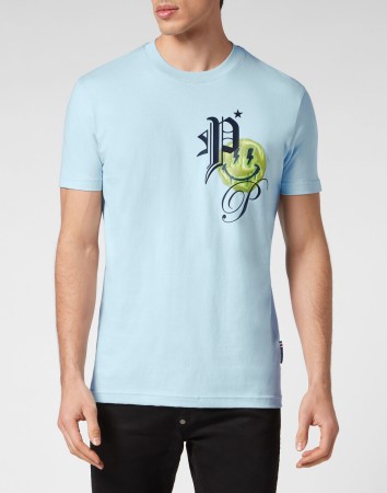 футболка  - мужская одежда с баской 