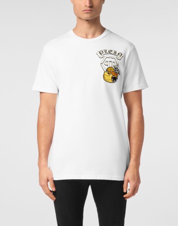 футболка  - мужская одежда с баской 