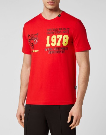 футболка  - мужская одежда красная 