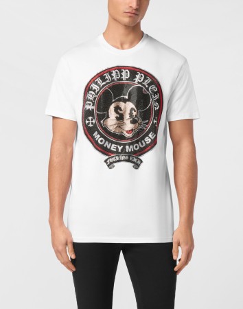 футболка  - мужская одежда с баской 