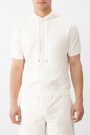 худи  - мужская одежда широкая 