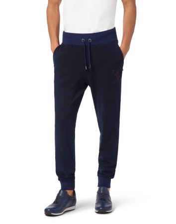 костюм спортивный  фотография