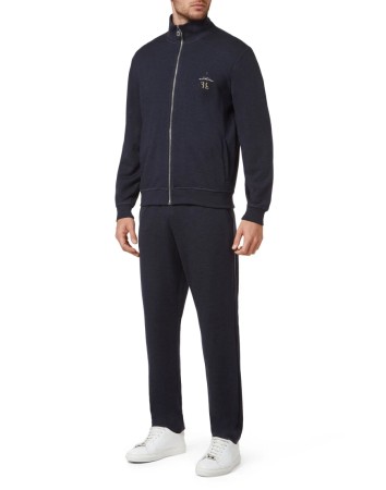 костюм спортивный  фотография