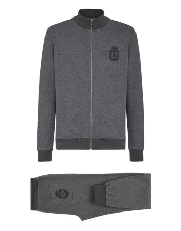 костюм спортивный  фотография