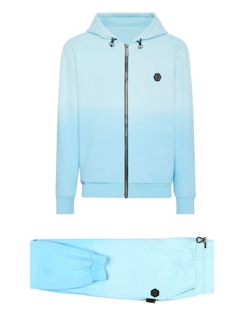 костюм спортивный  фотография