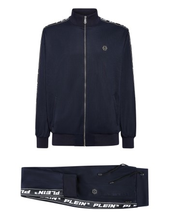 костюм спортивный  фотография