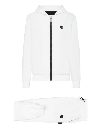 костюм спортивный  фотография