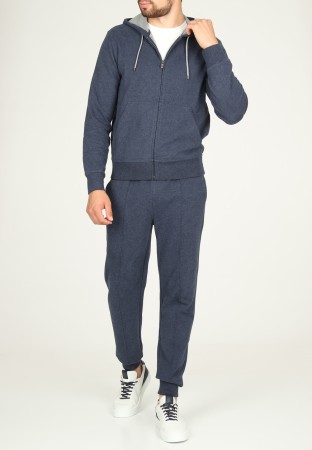 костюм  - мужская одежда свободная 