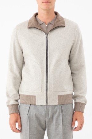 куртка  модель из лимитированной коллекции фотография