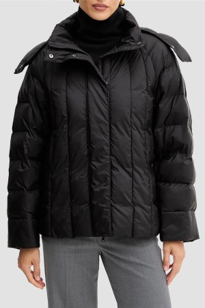 куртка  - верхняя одежда на клепках 