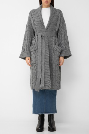 пальто  - женская верхняя одежда узкая 