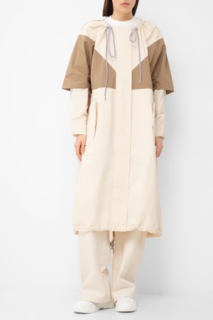 плащ  с отлетной кокеткой бежевый - женская верхняя одежда moncler 