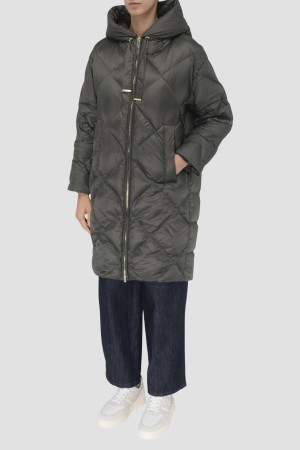 пуховик  - женская верхняя одежда из полиэстера 