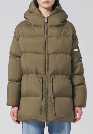 пуховик  - женская верхняя одежда bacon 