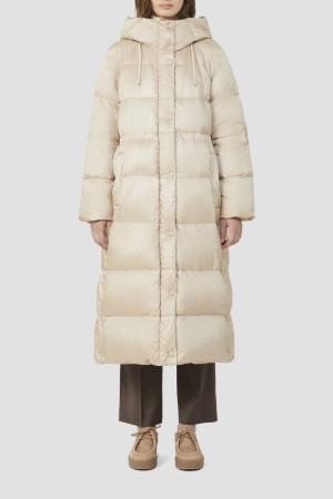 пуховик  - верхняя одежда с разрезом 