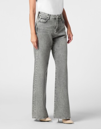 широкие джинсы  фотография