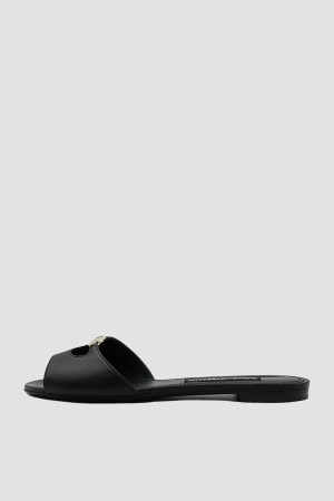 шлепанцы  - женская обувь с ремешком 