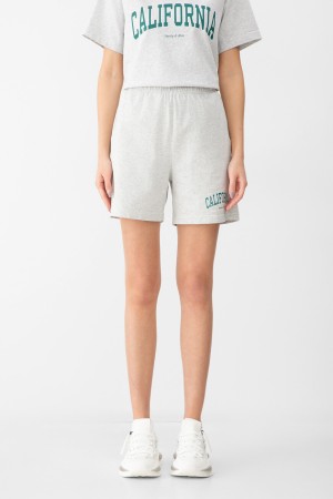 шорты sporty&rich модель california - женская одежда sporty & rich 