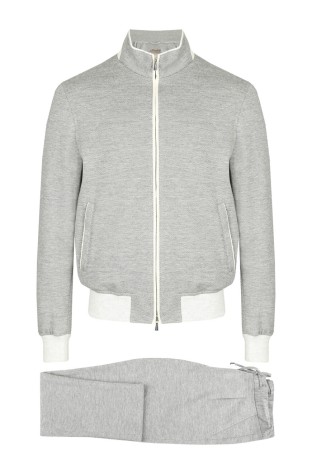 спортивный костюм  фотография