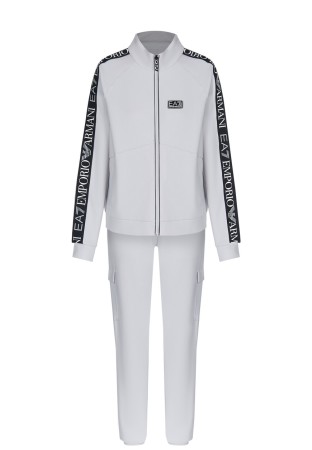 спортивный костюм  фотография