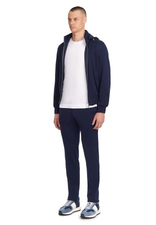 спортивный костюм  фотография