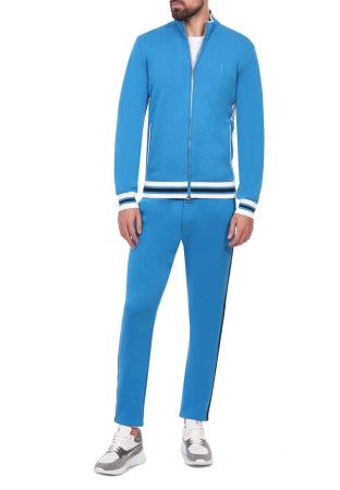 спортивный костюм  фотография