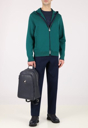 спортивный костюм  - мужская одежда с капюшоном 