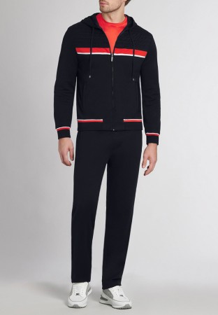 спортивный костюм  фотография