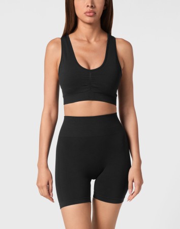 спортивный топ  фотография